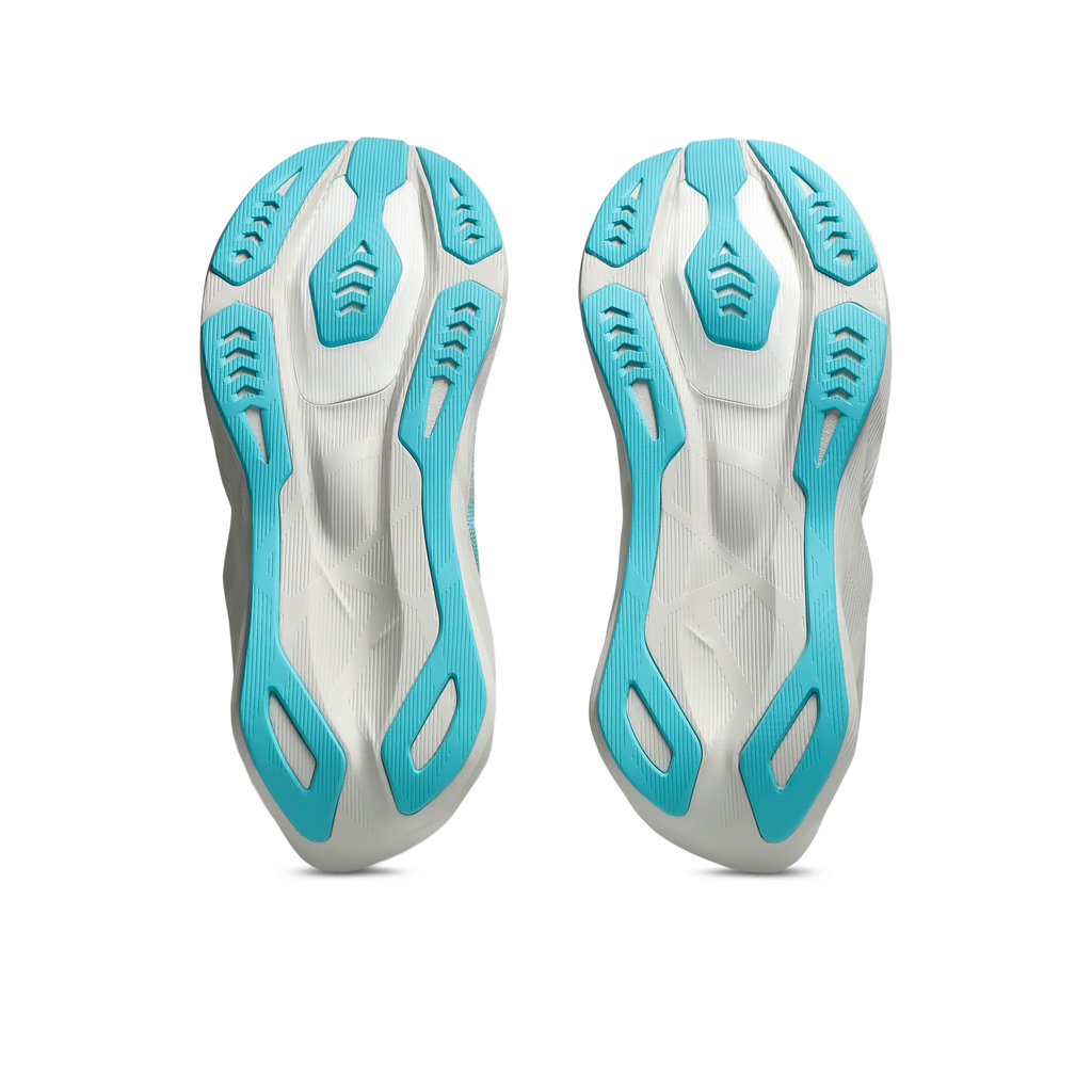 ASICS Women's Novablast 6 250 SoftOat/EnergyAqua outsole