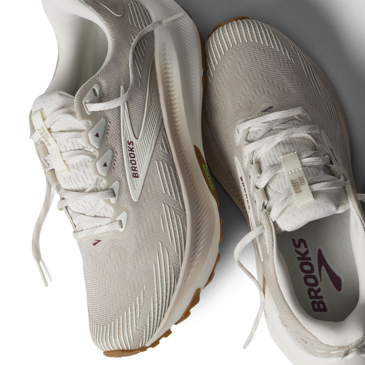 Brooks Women's Ghost Trail 126 Coconut/Chateau/Rose detail