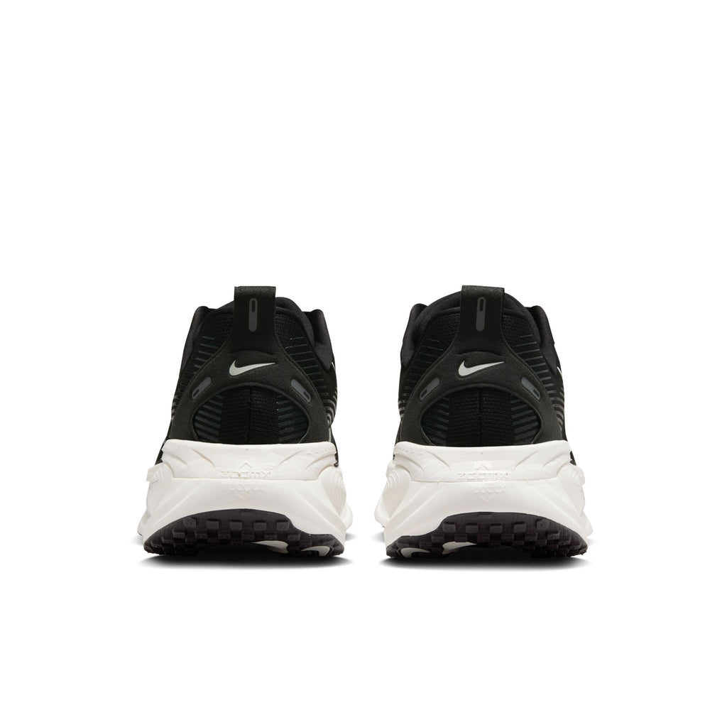 Nike Men's Vomero 18 007 Black/SummitWhiteCoconutMilk