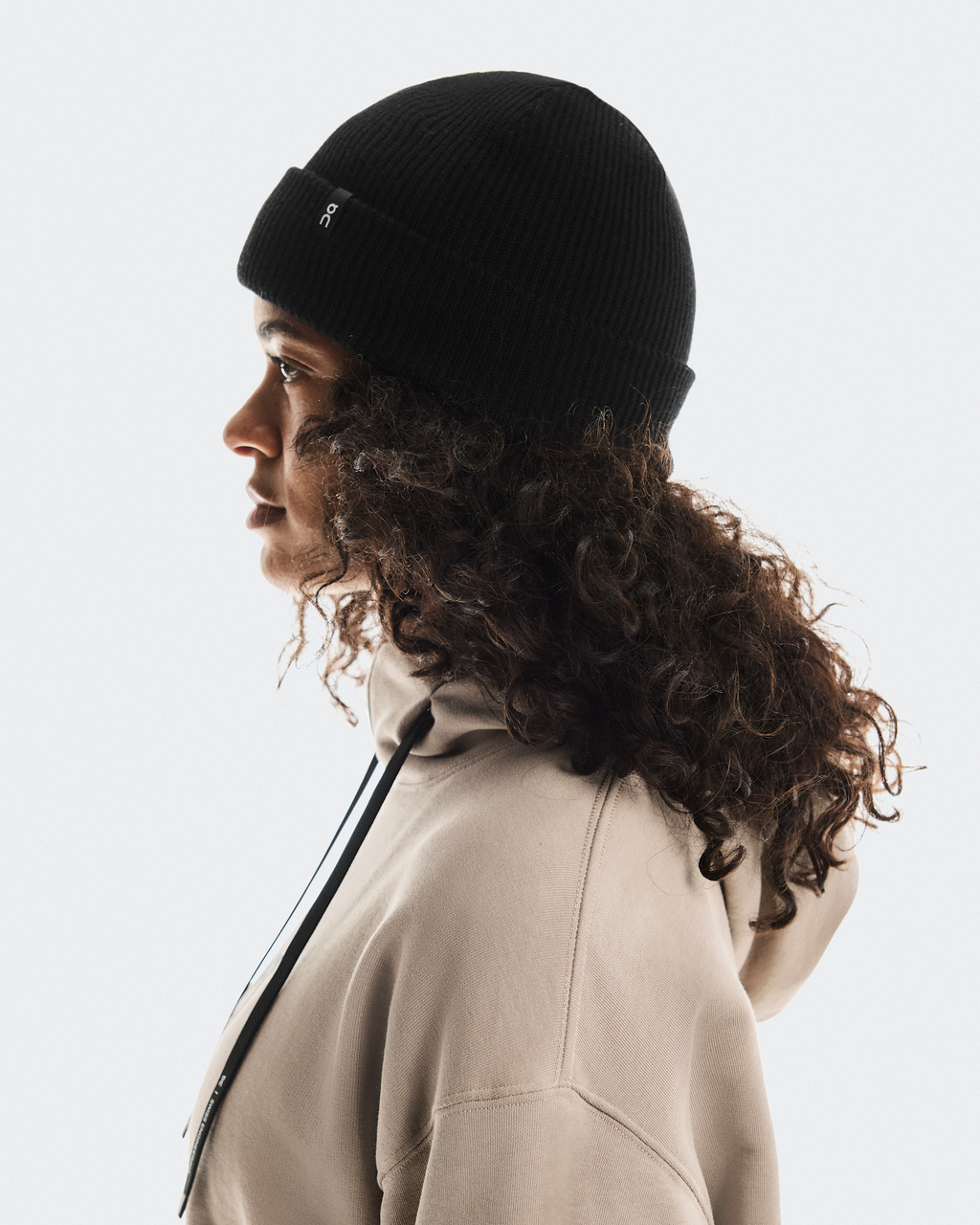 On Running Merino Beanie Black medial
