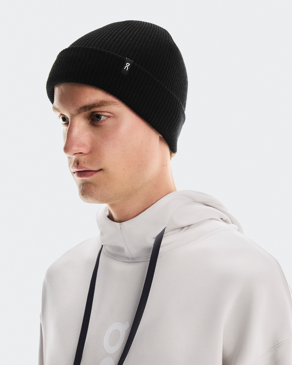 On Running Merino Beanie Black pair angle