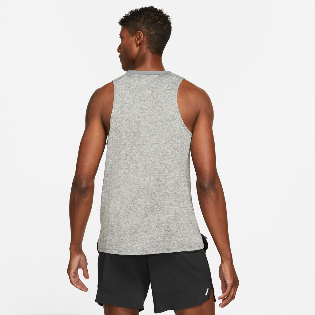 Nike Dri- FIT Shirt 084 Gray/Silver outsole