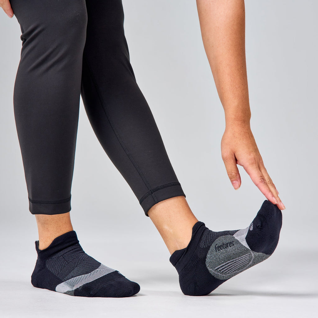 Feetures! Elite Light Cushion Black medial