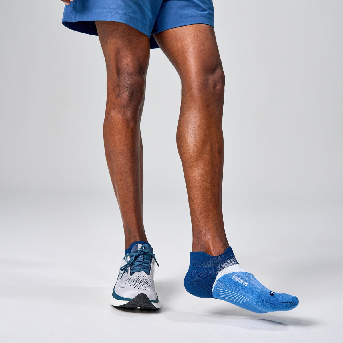 Feetures! Elite Light Cushion No Show Blue Wave heel