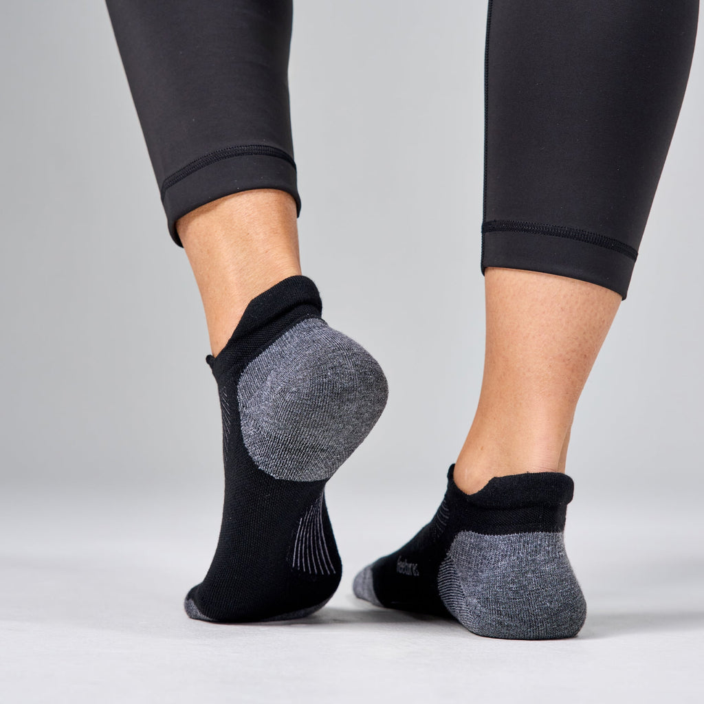 Feetures! Elite Max Cushion No Show New Black medial