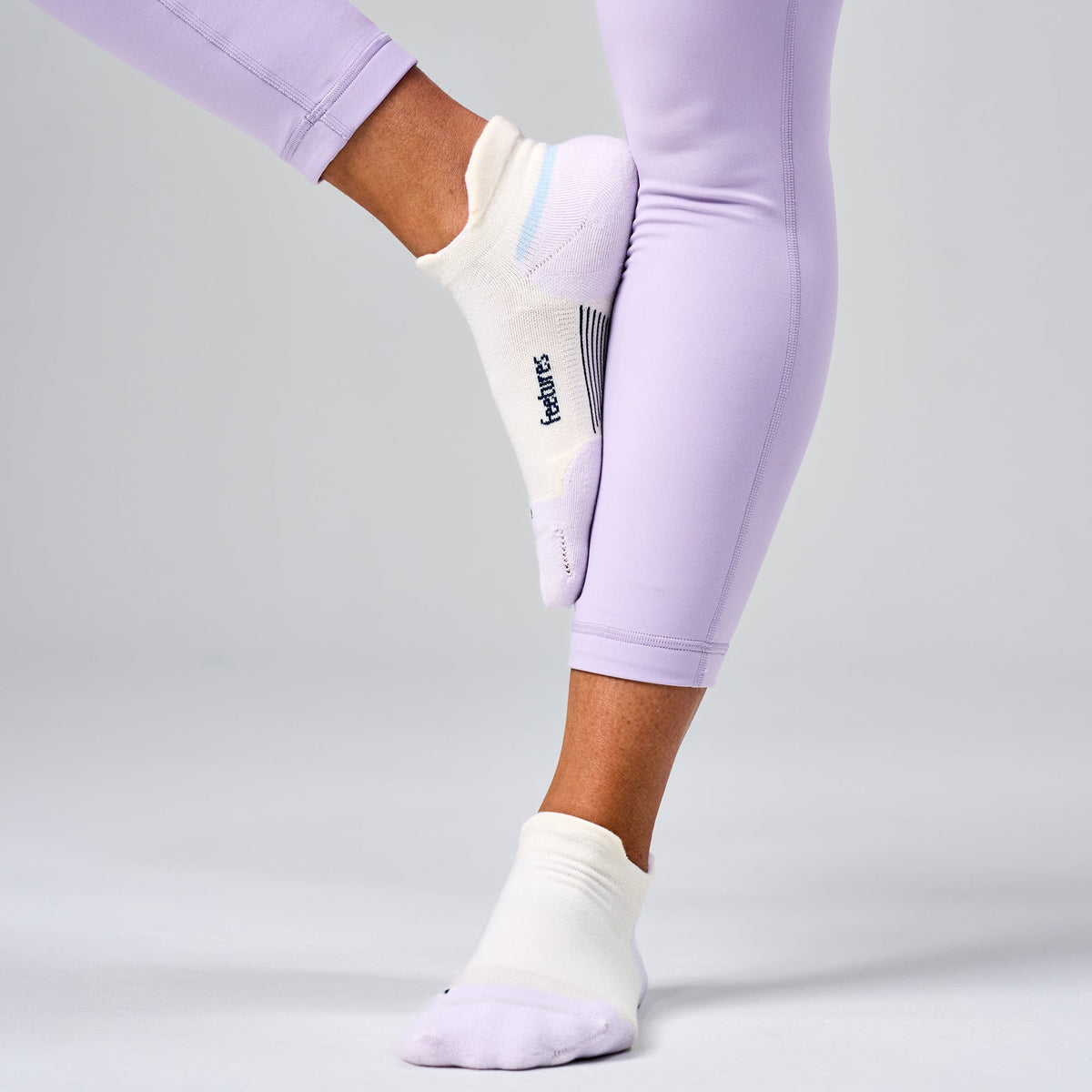 Feetures! Elite Max Cushion No Show Lilac Breeze medial