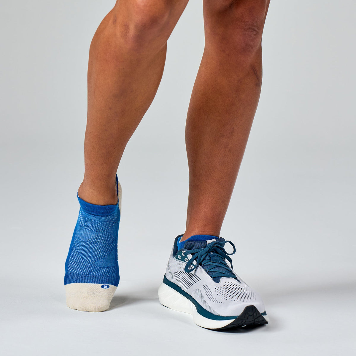 Feetures! Elite Max Cushion No Show Rally Blue heel