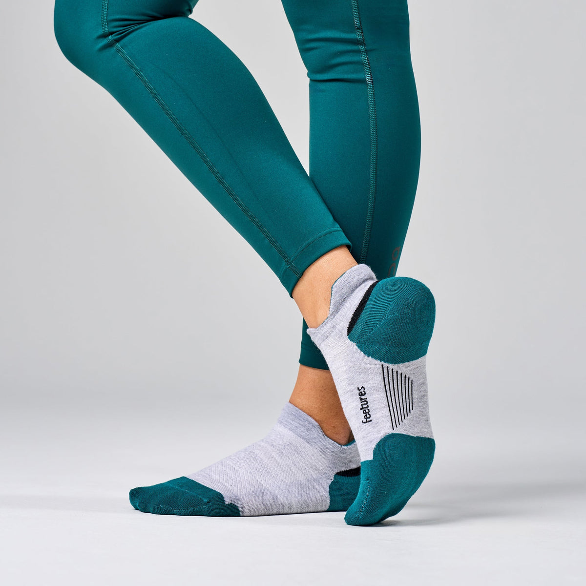 Feetures! Elite Max Cushion No Show Stone Ivy medial