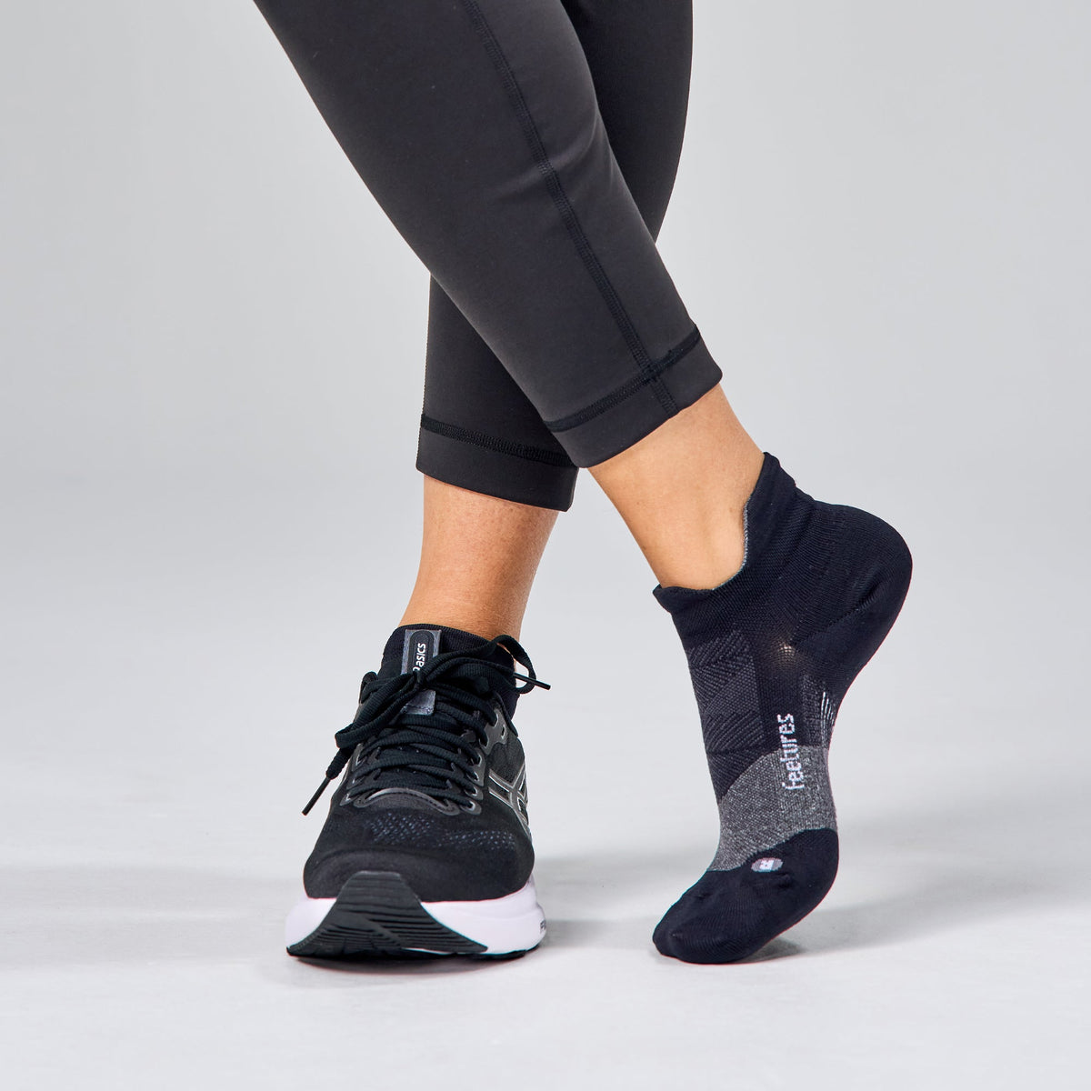 Feetures! Elite Ultra Light No Show New Black heel