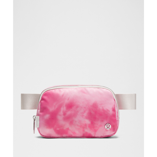 Everywhere Belt Bag 1L *Metal Hardware Smoothie Print Strawberry Multi/Light Ivory/Silver lateral