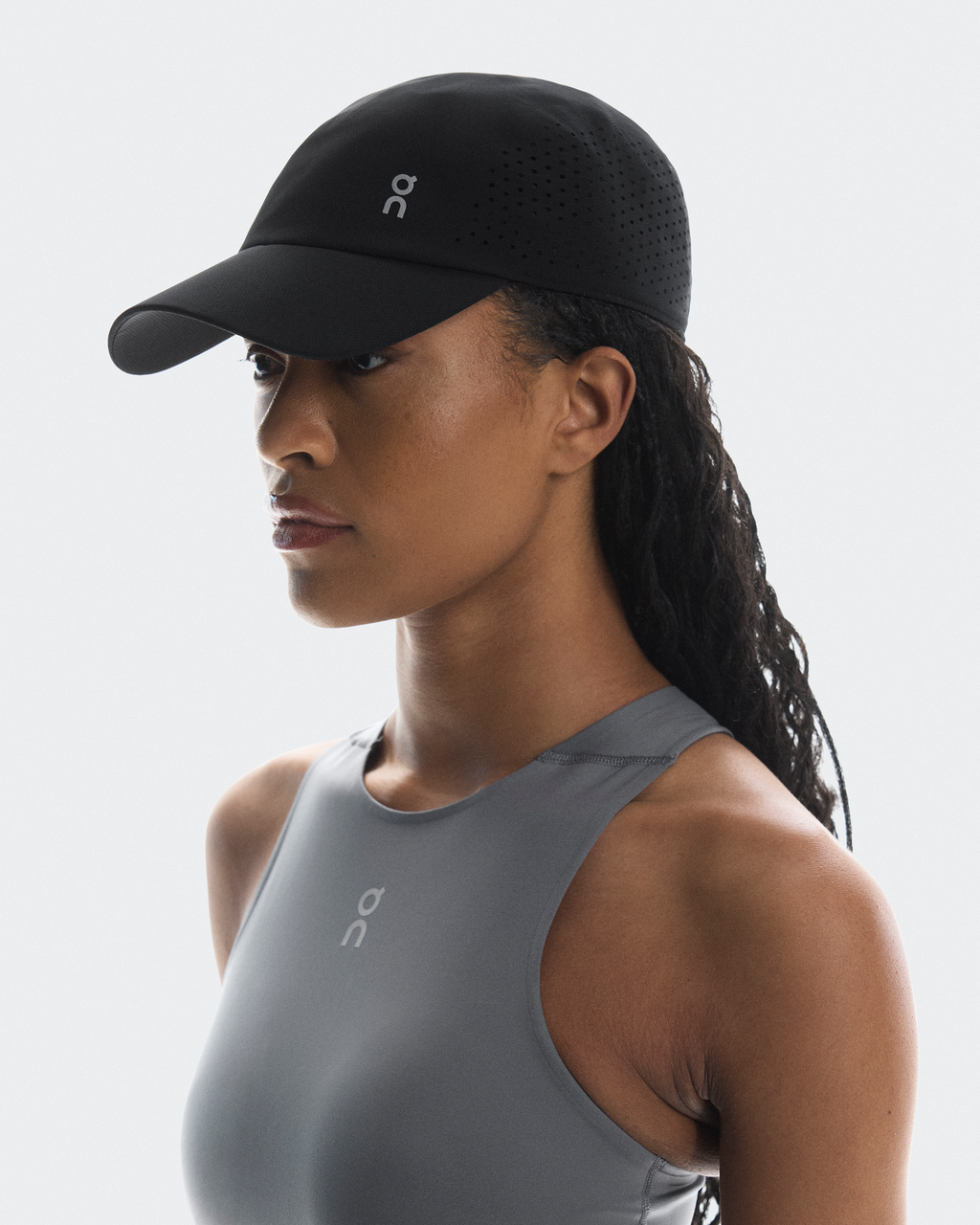 On Running Lightweight Cap Black pair angle