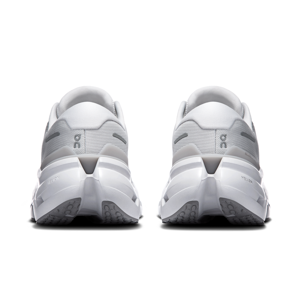 On Running Women's Cloudrunner 3 1421 Frost/Glacier top