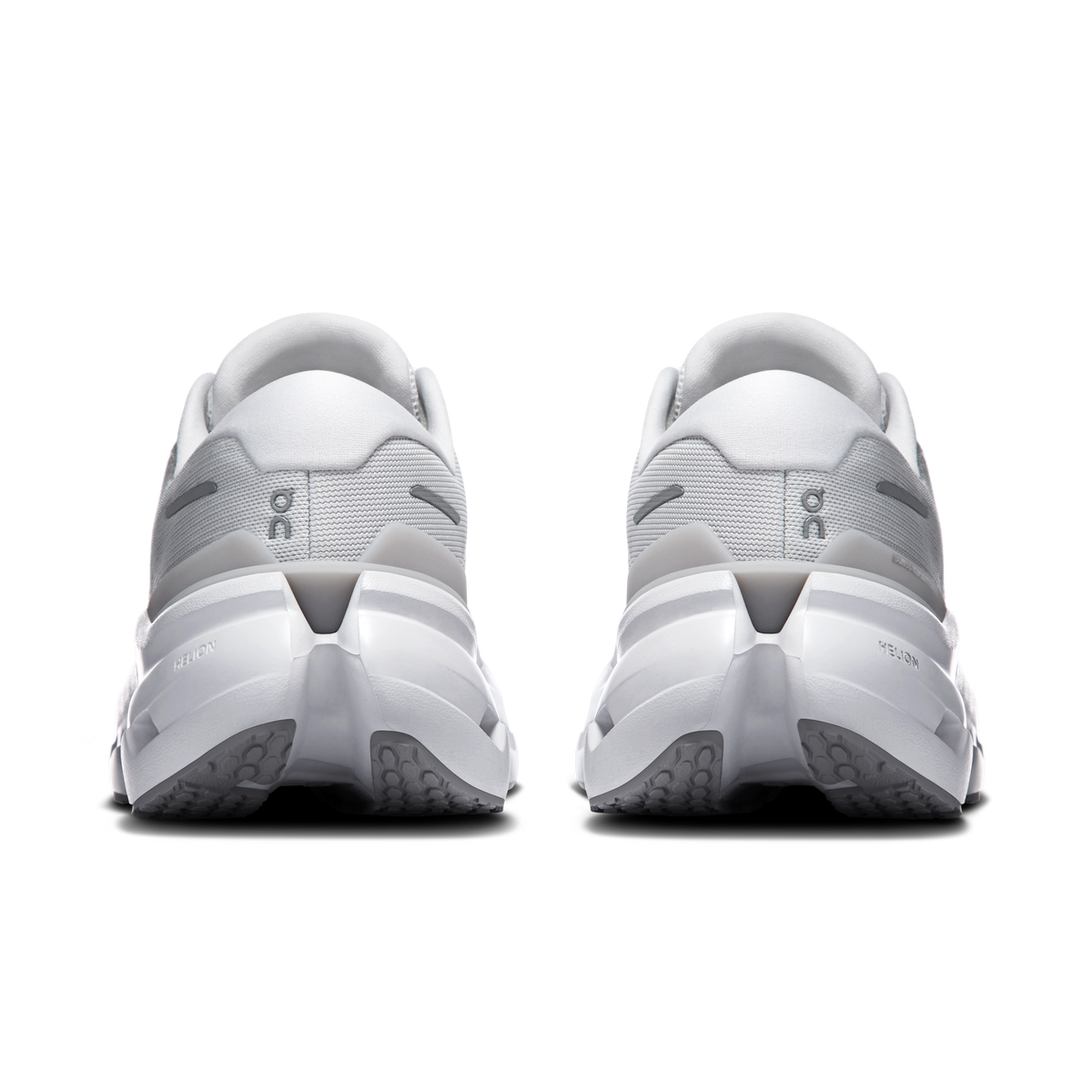 On Running Women's Cloudrunner 3 1421 Frost/Glacier top
