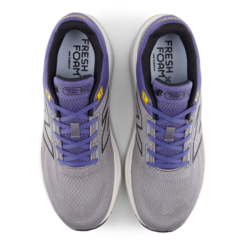 New Balance Men's 860v14 14D top