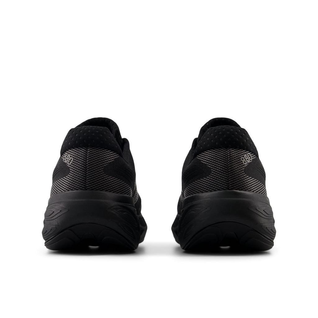 New Balance Men's 880v15 K Black/Black/BlackMetallic heel