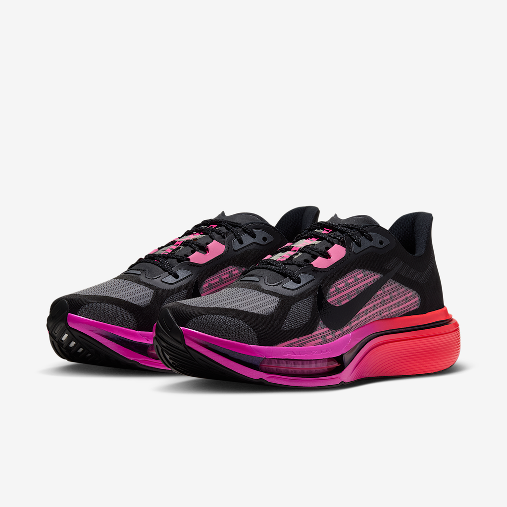 Women's Pegasus Plus 2 005 Black/Black-HyperPink-LaserCrimson pair angle