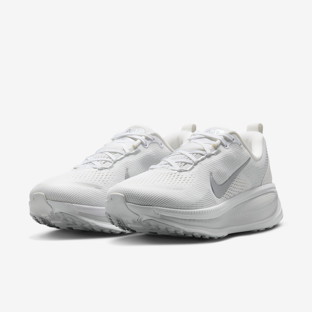 Nike Women's Vomero 18 104 White/MetallicSilver-PhotonDust top