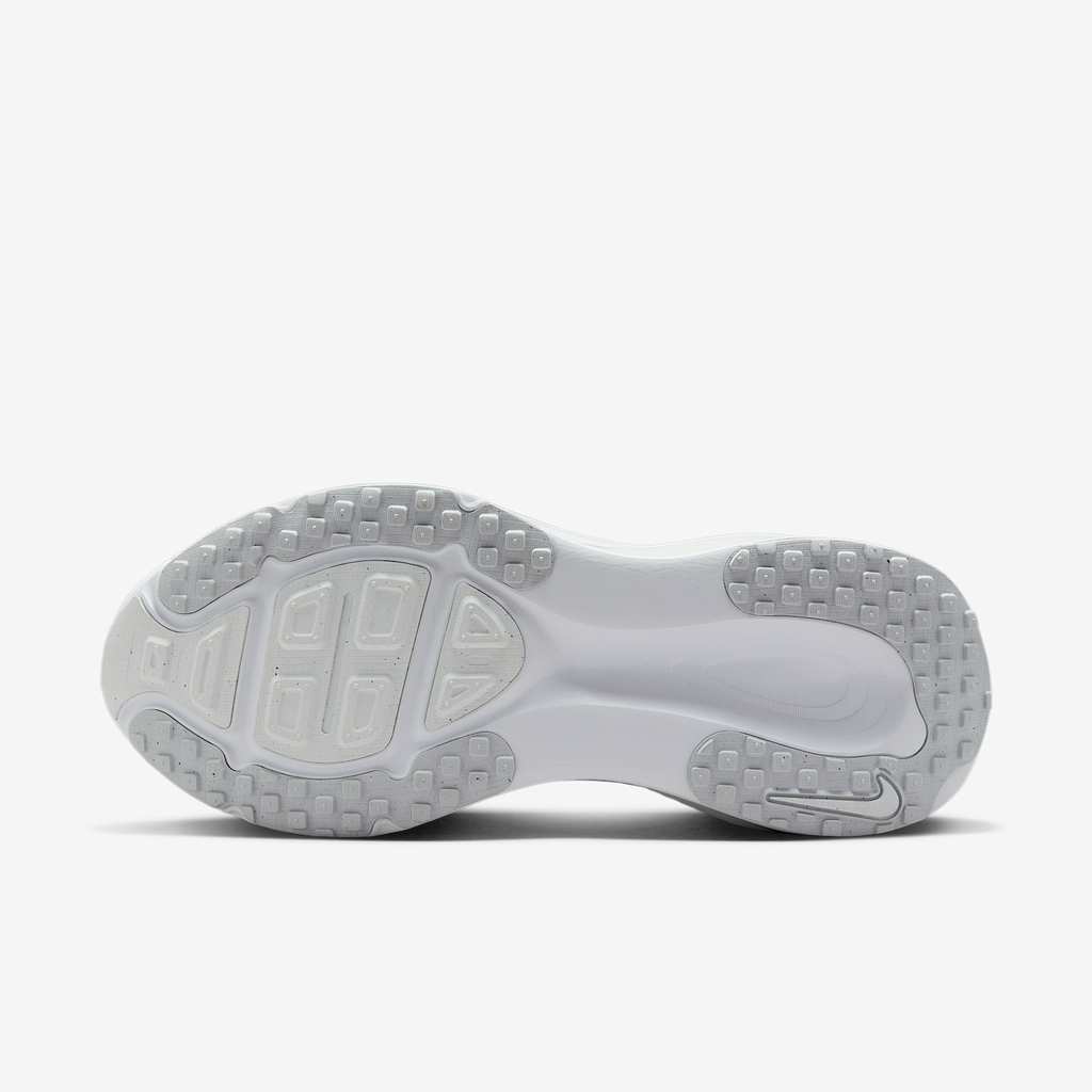 Nike Women's Vomero 18 104 White/MetallicSilver-PhotonDust pair angle