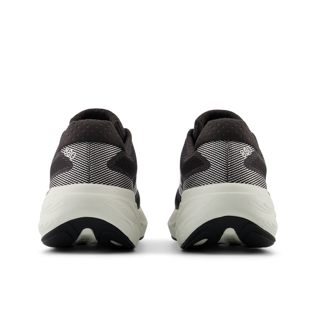 New Balance Women's 880v15 H BlackCement/SeaSalt/SilverMetallic heel
